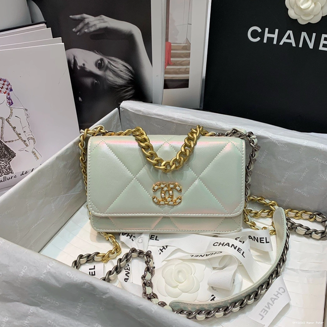HyperPeter ON WALLET CHAIN CHANEL19 0805